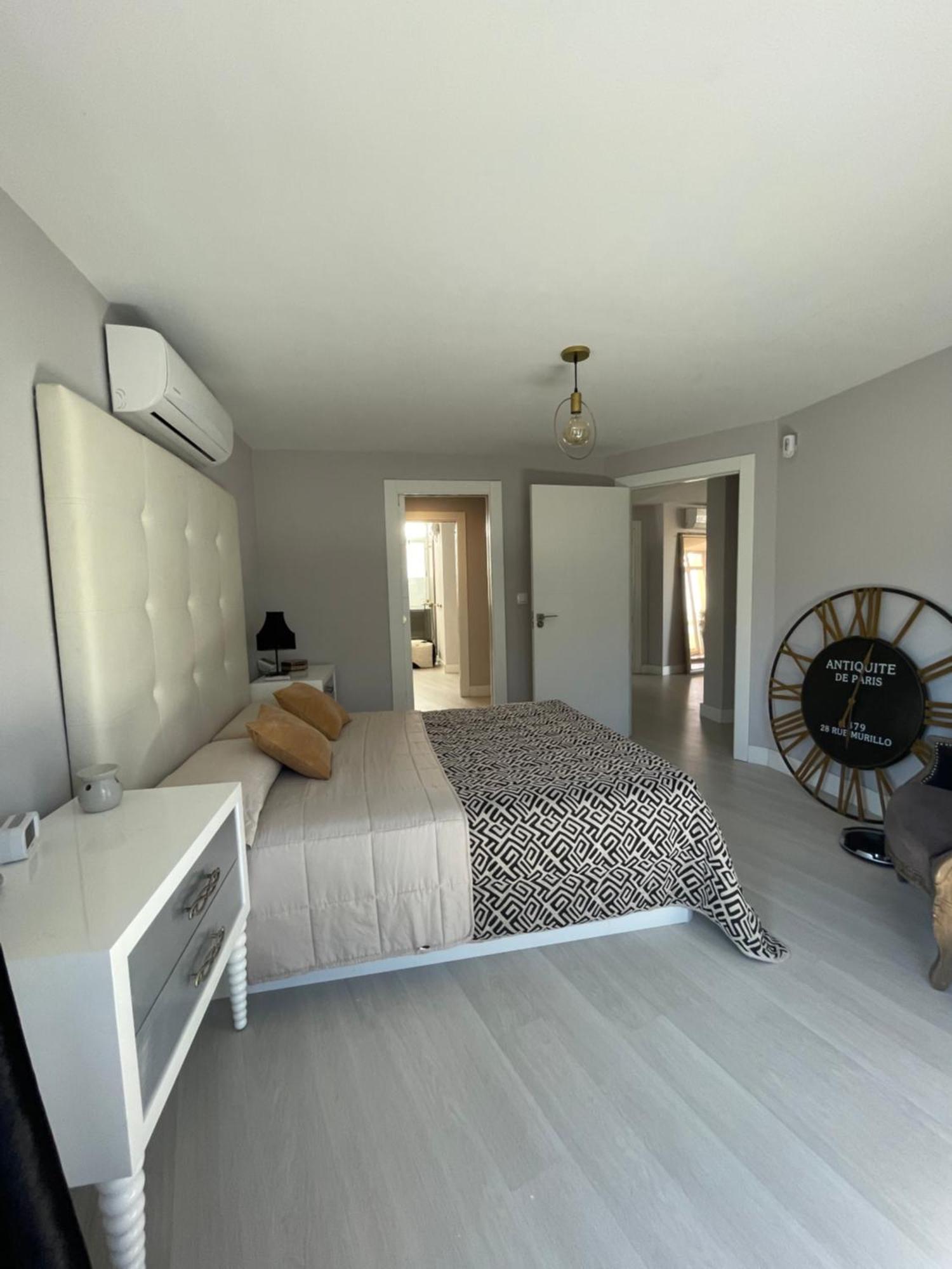 Penthouse Luxury Granada Apartment ภายนอก รูปภาพ